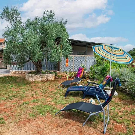 Dom wakacyjny Stunning In With Wifi