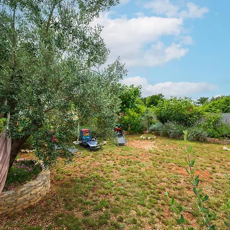 Dom wakacyjny Stunning In With Wifi Kavran